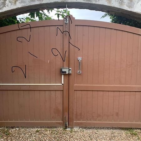 Maison Marylene Possibilite De Louer 2 Chambres Et Un Lit 1Place Supplementaire Ici C'Est Calme Et Simple Entretien Et Petit Dejeuner A Regler Sur Place Vous Gagnez 16 Pour-Cent Givry  Exterior foto